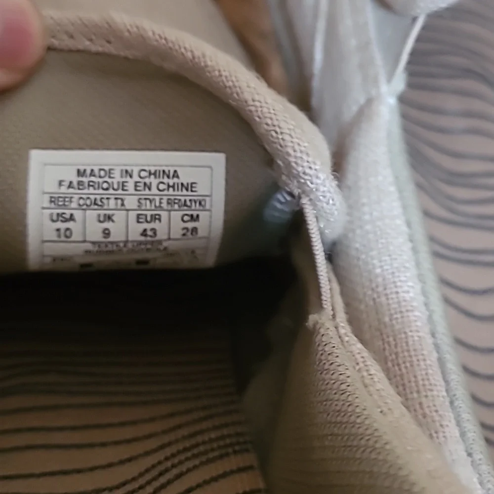 Reef Shoes - Picture 3 of 5